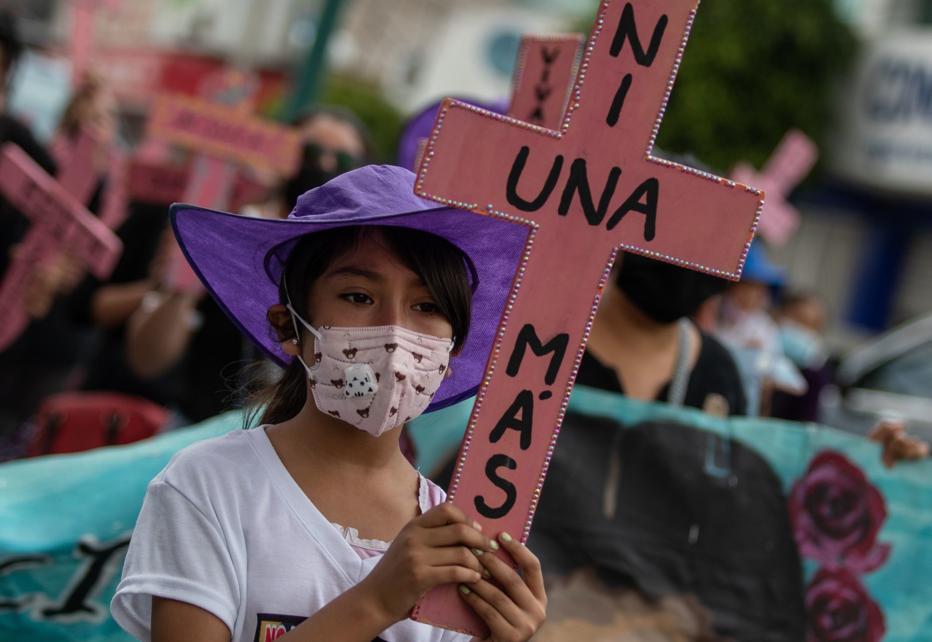 Feminicidios dejan al menos a 800 menores huérfanos; crean protocolo para atenderlos