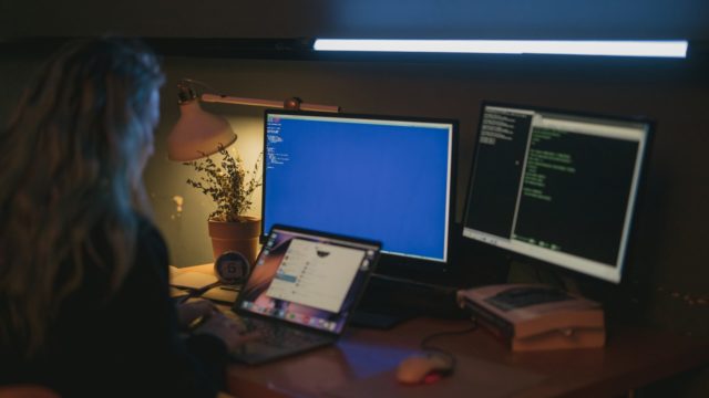 Sólo 25% de quienes trabajan en tecnología son mujeres: BID