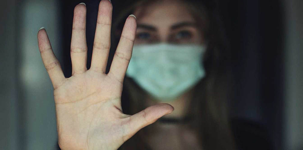 Las mujeres enfrentan dos pandemias