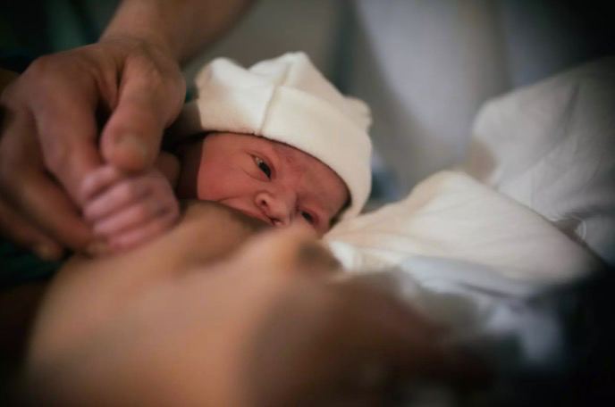 La OMS difunde 60 recomendaciones para mejorar la atención postparto en mujeres y bebés recién nacidos