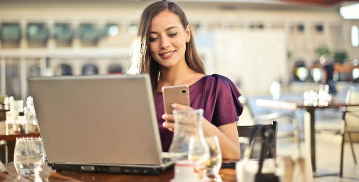 Mujeres invierten más en capacitación, pero enfrentan más desempleo