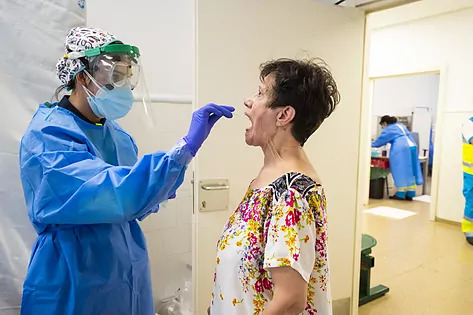 Covid-19, las mujeres tuvieron menos diagnósticos y atención durante la primera ola de la pandemia