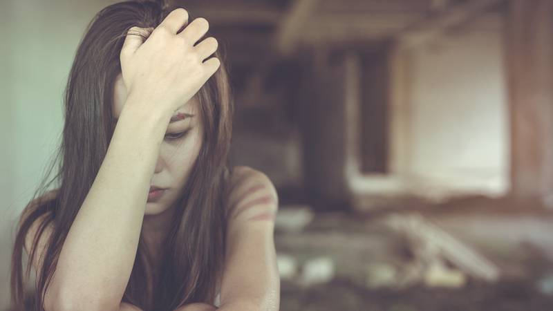 ¿Qué tipos de violencia viven las mujeres en una relación amorosa? Esto explica la UNAM