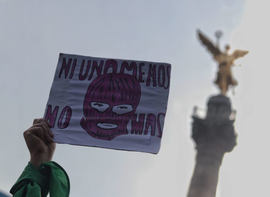 CDMX lanza Línea SOS Mujeres para atender violencia de género