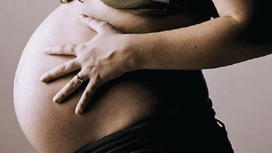 Casi un tercio de las mujeres de los países en desarrollo son madres antes de los 20 años: UNFPA