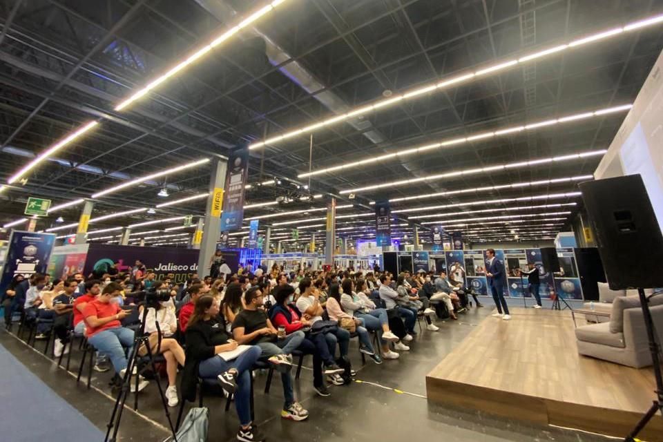 Transforman mujeres cargos directivos en empresas