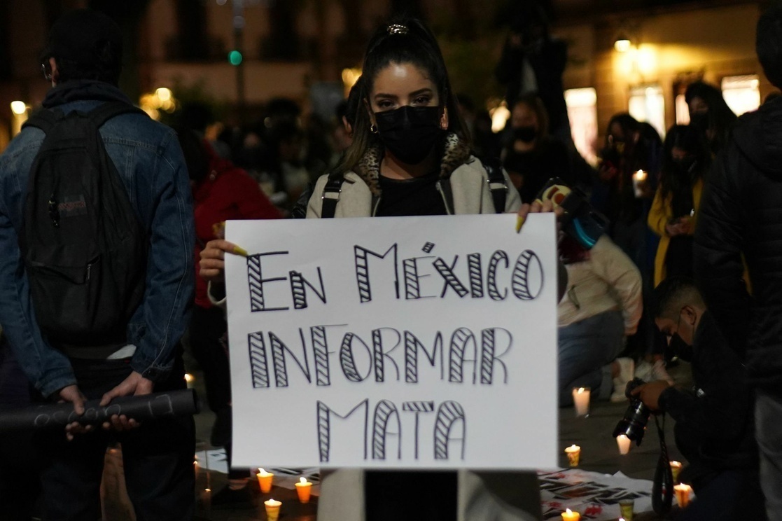 Menos visible y valorada, labor de mujeres periodistas en AL: estudio