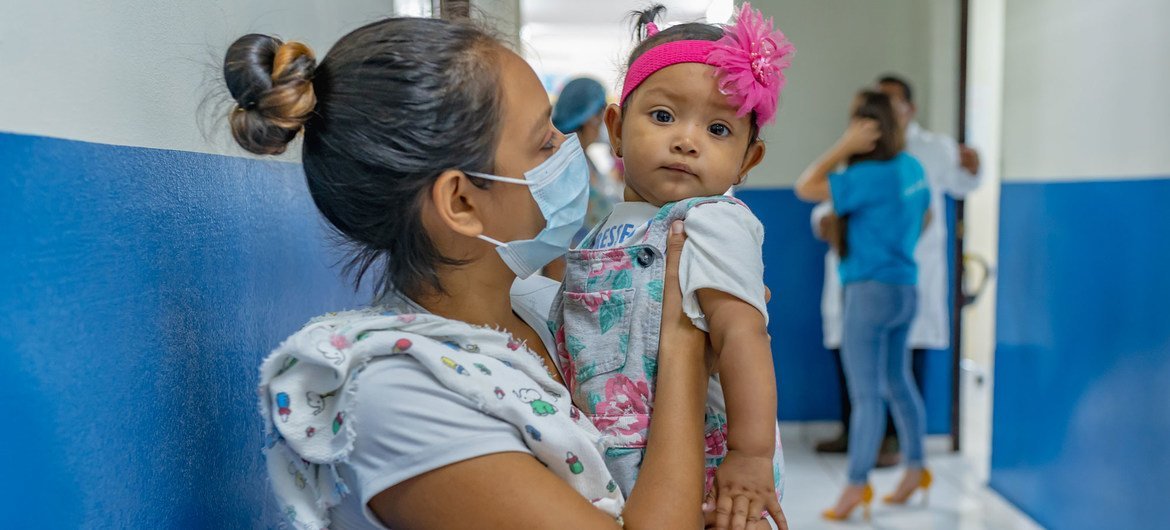 Universalizar las licencias para el cuidado de niños y adultos generaría más de 25 millones de empleos en América Latina