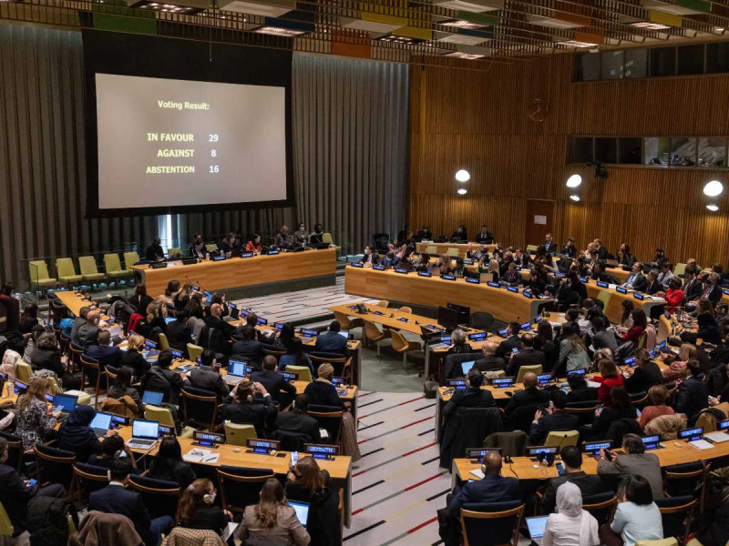 ONU expulsa a Irán de organismo de derechos de las mujeres por represión