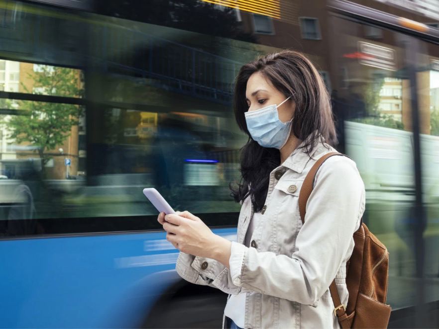 La tecnología: un aliado para brindar viajes más seguros para mujeres