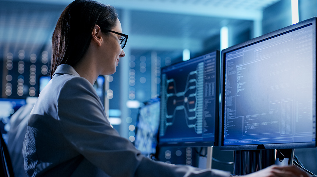 Científicas en ciencias de datos, diseñadoras digitales y expertas en tecnología en el Datathón contra la violencia hacia niñas y mujeres.