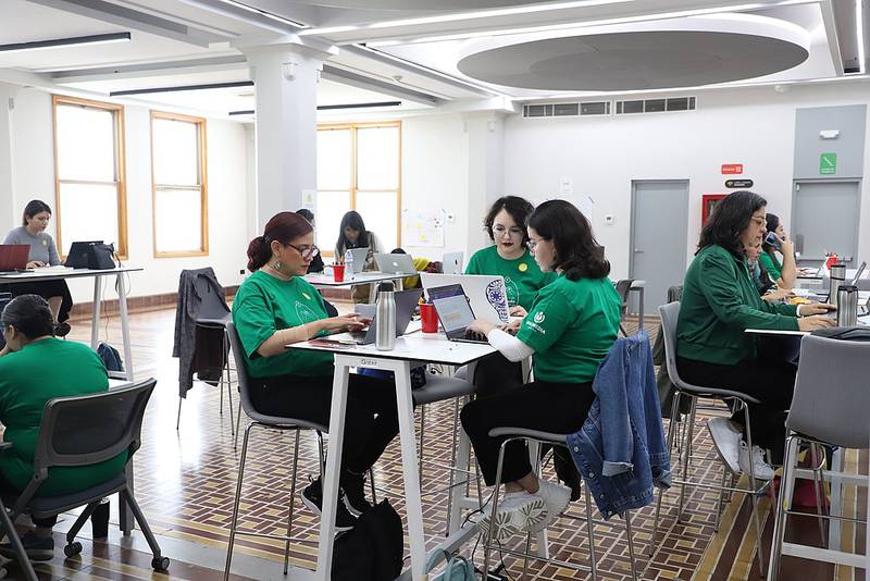 Editatona: Así es como un grupo de mujeres busca reducir la brecha de género en Wikipedia