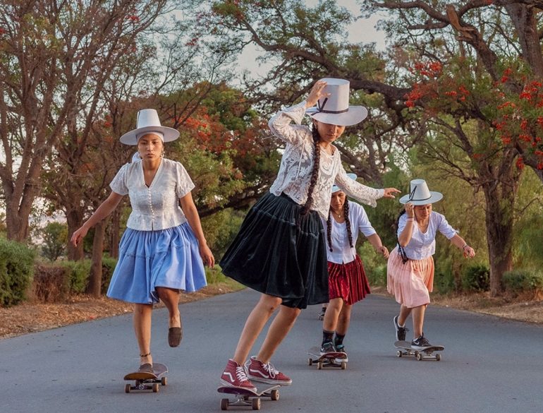 ImillaSkate: Las mujeres bolivianas que están revolucionando el patinaje