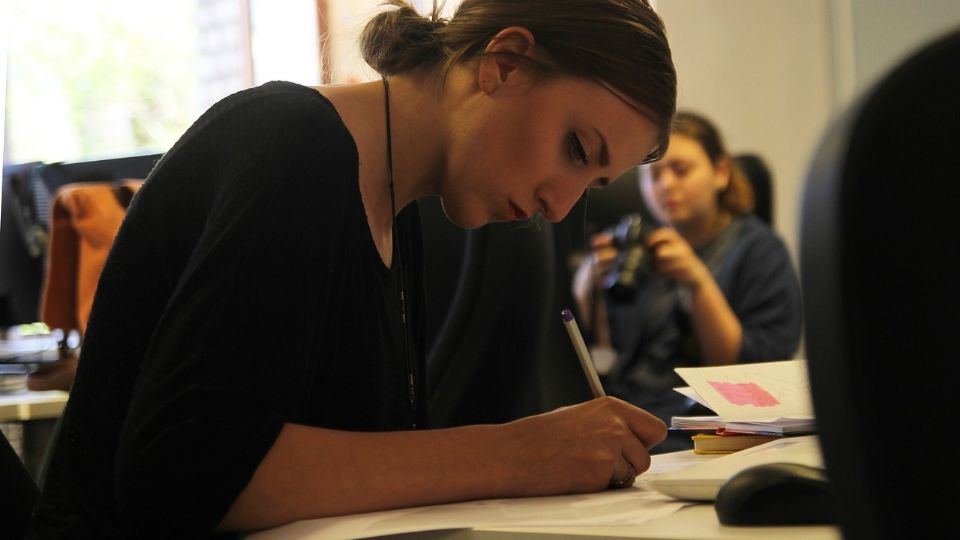 Falta presencia de mujeres en carreras de ciencia, matemáticas y tecnología