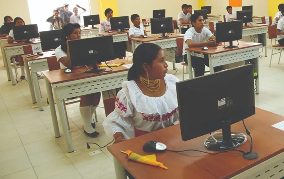 Persiste brecha digital entre hombres y mujeres en el país