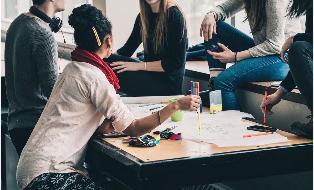 No importa nivel educativo, mujeres ganan menos que los hombres en México: Inegi