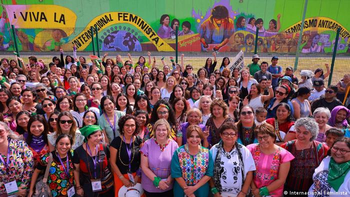 Mujeres líderes del mundo fundan Internacional Feminista en México