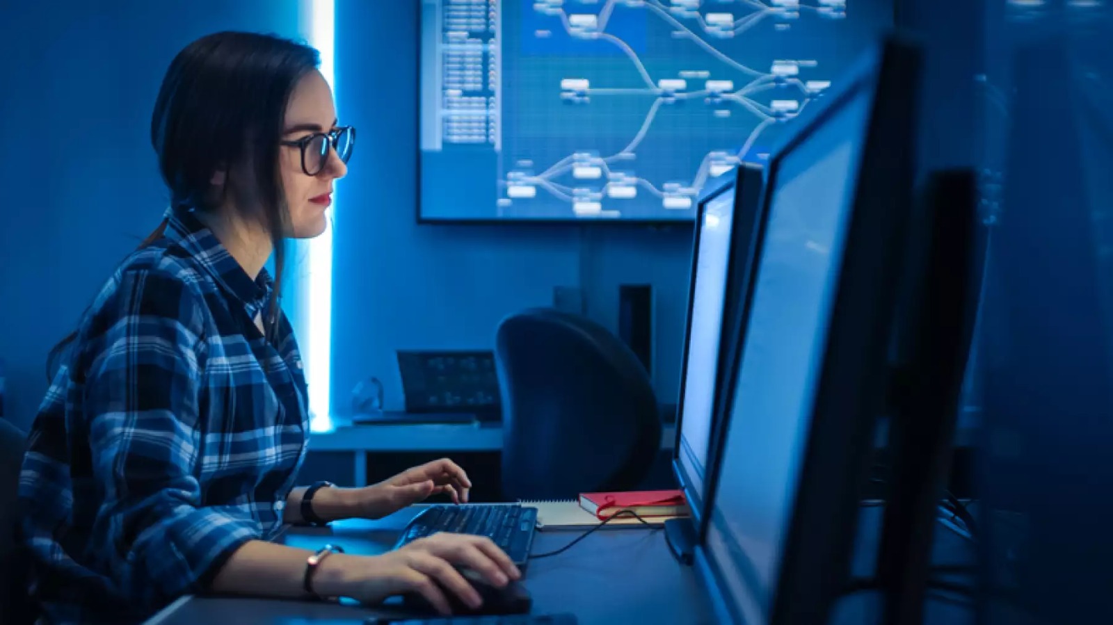 Para cerrar brechas, las mujeres deben ser parte de la educación digital