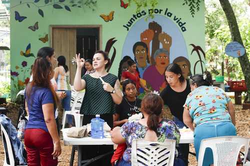 Violencia y falta de oportunidades obligan a mujeres a dejar sus países