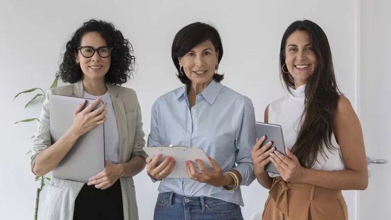 Buscan mil mujeres emprendedoras, amas de casa y estudiantes para capacitarlas gratis en comercio electrónico
