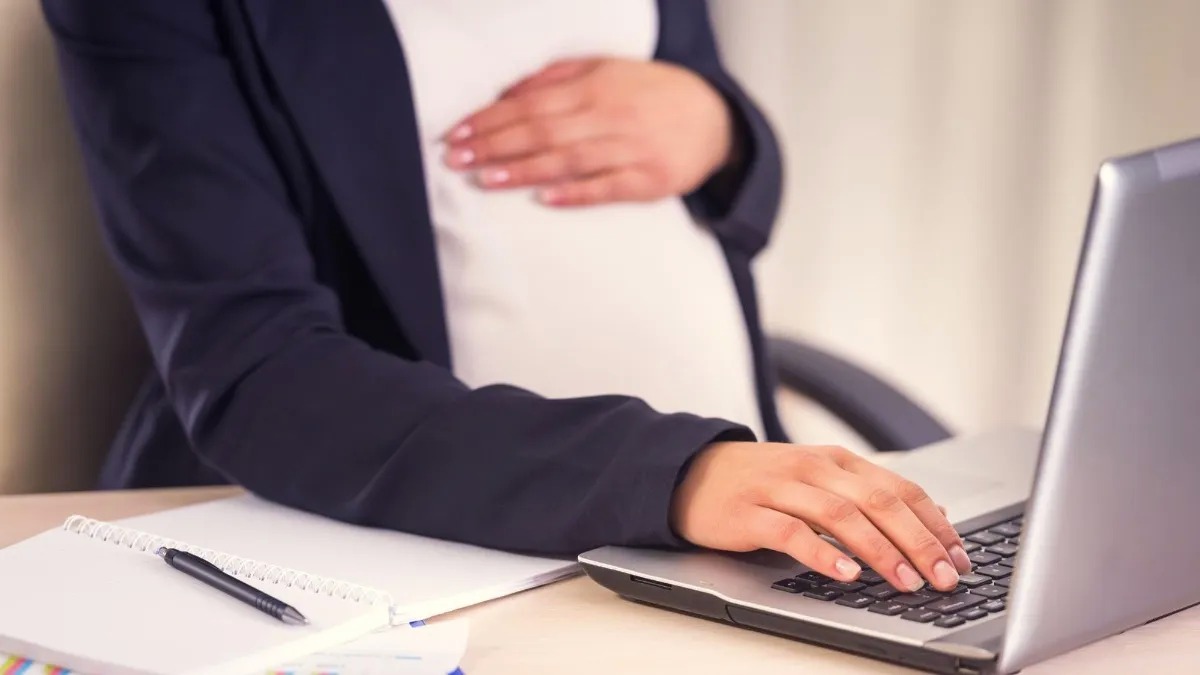 Discriminación por embarazo será tipificada y sancionada como violencia laboral
