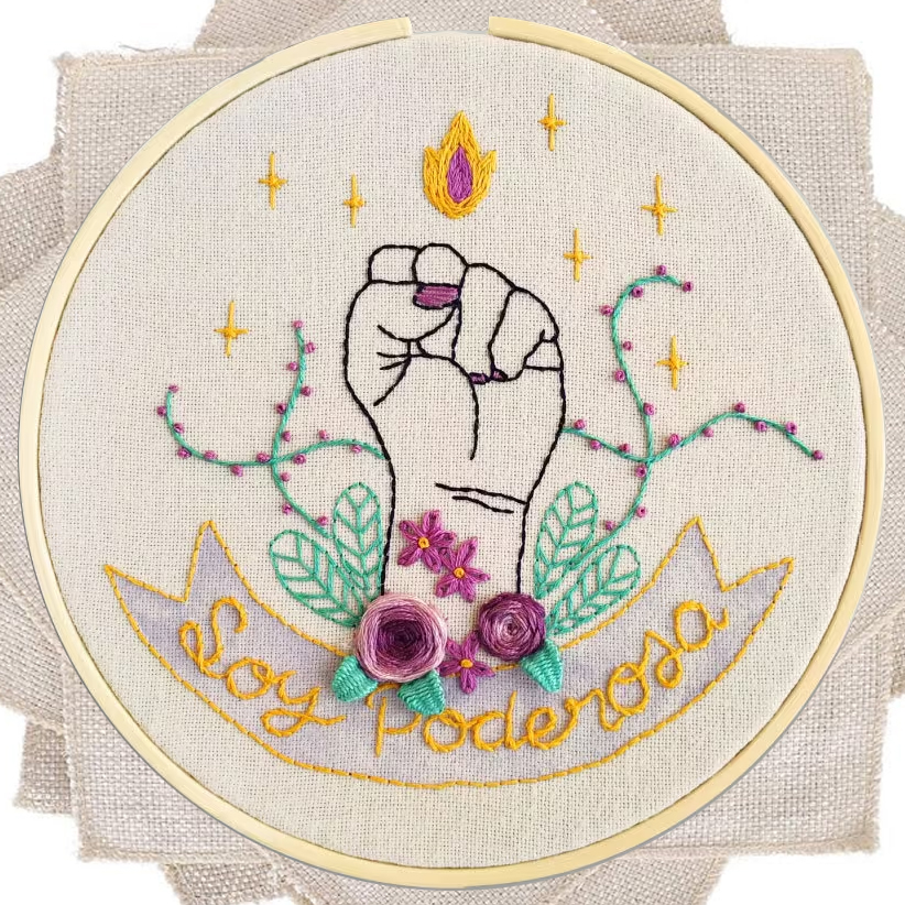 La gráfica y el arte textil se unen en el Círculo de bordado feminista en el Museo Nacional de la Estampa