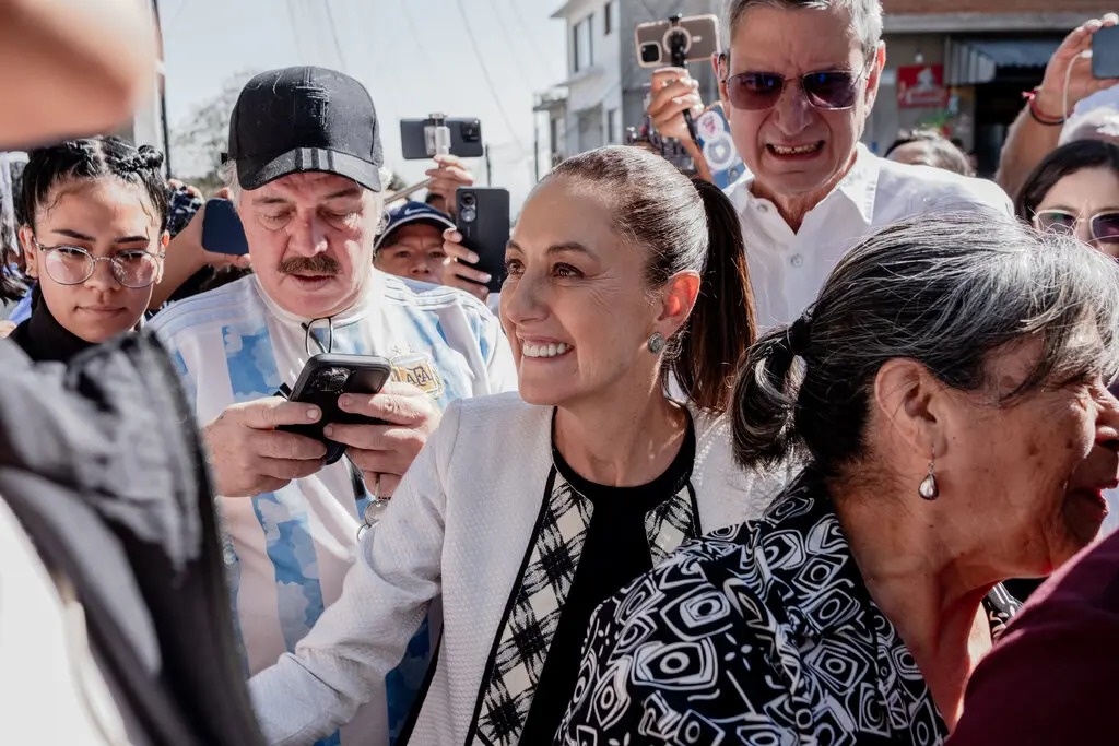 Quién es Claudia Sheinbaum, la mujer que se dispone a ser la primera presidenta de México