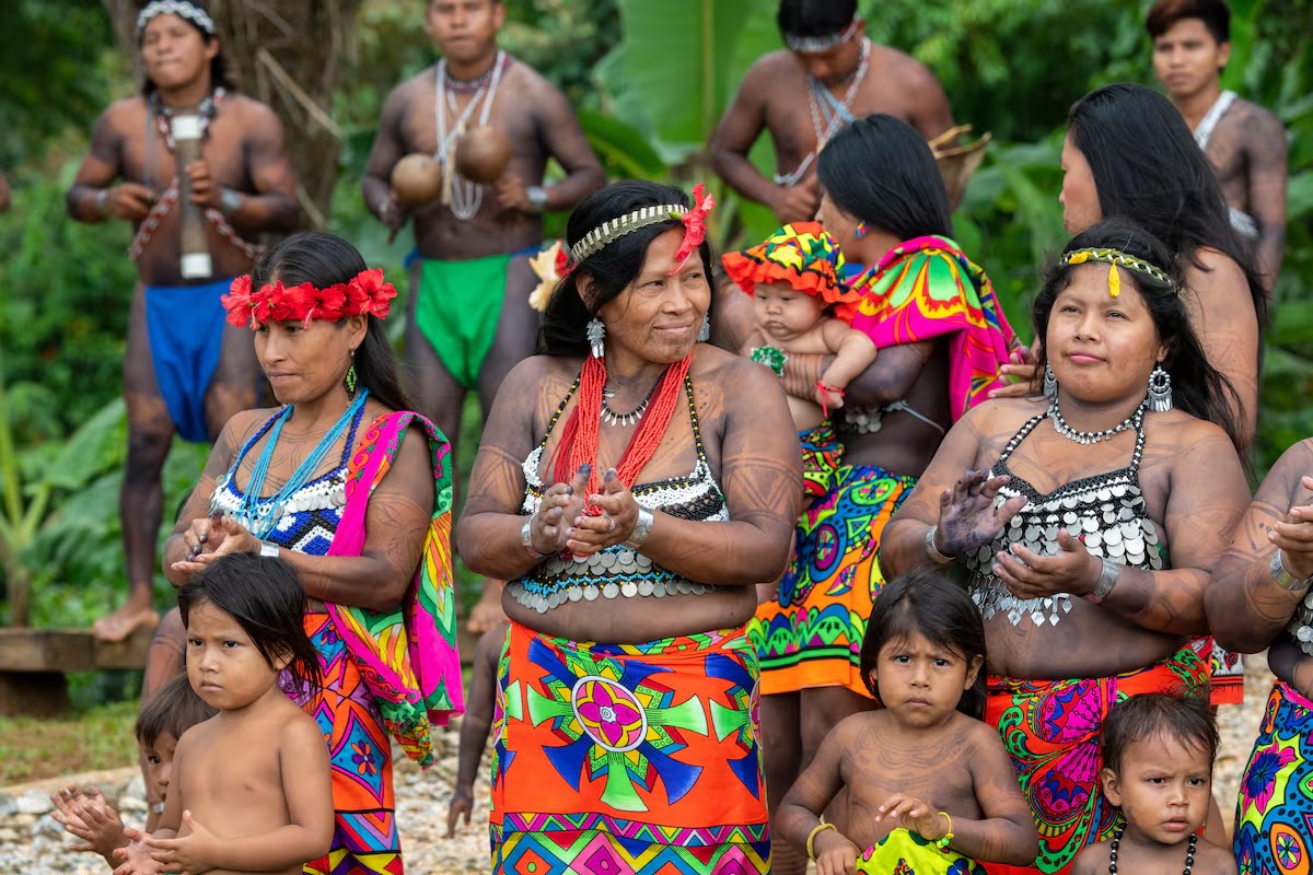Los gobiernos y donantes nos deben escuchar a las mujeres y niñas indígenas para salvar el planeta